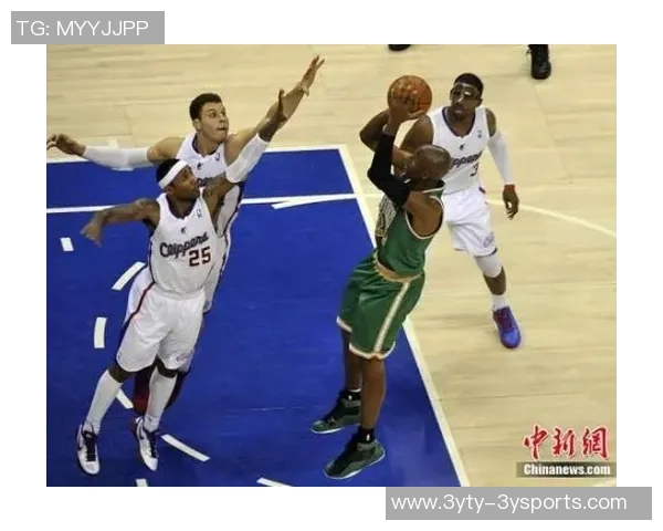 伊戈达罗罚球失手阿伦飞身救球重夺球权引发比赛悬念