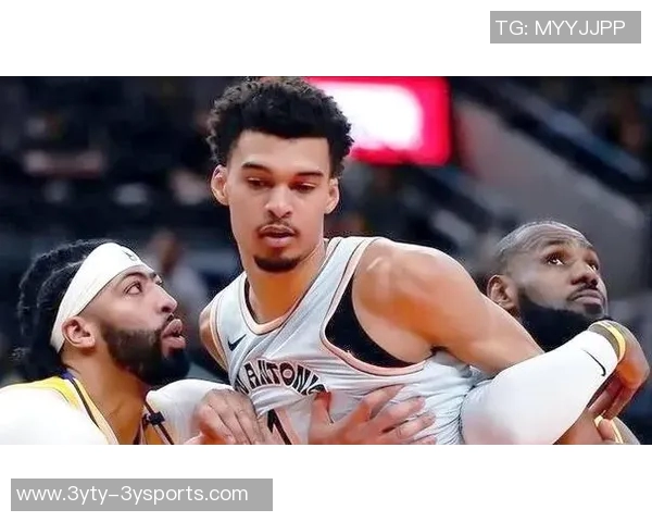 华子赞文班亚马封盖能力出众脚步灵活称其为独一无二的篮球天才